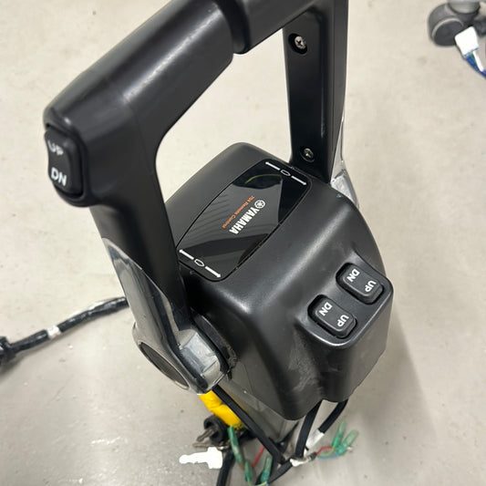 Yamaha dubbelreglage toppmonterat