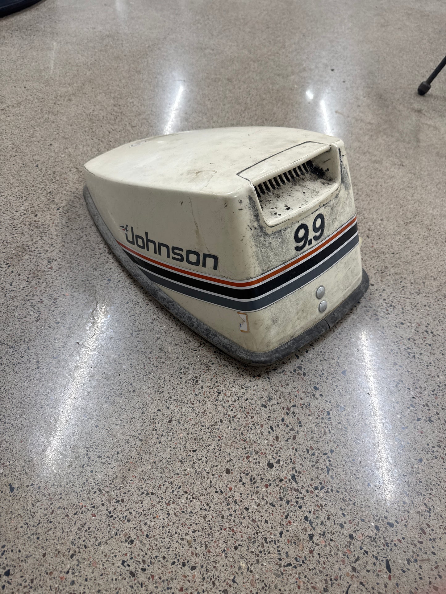 Johnson motorkåpa 9.9hk