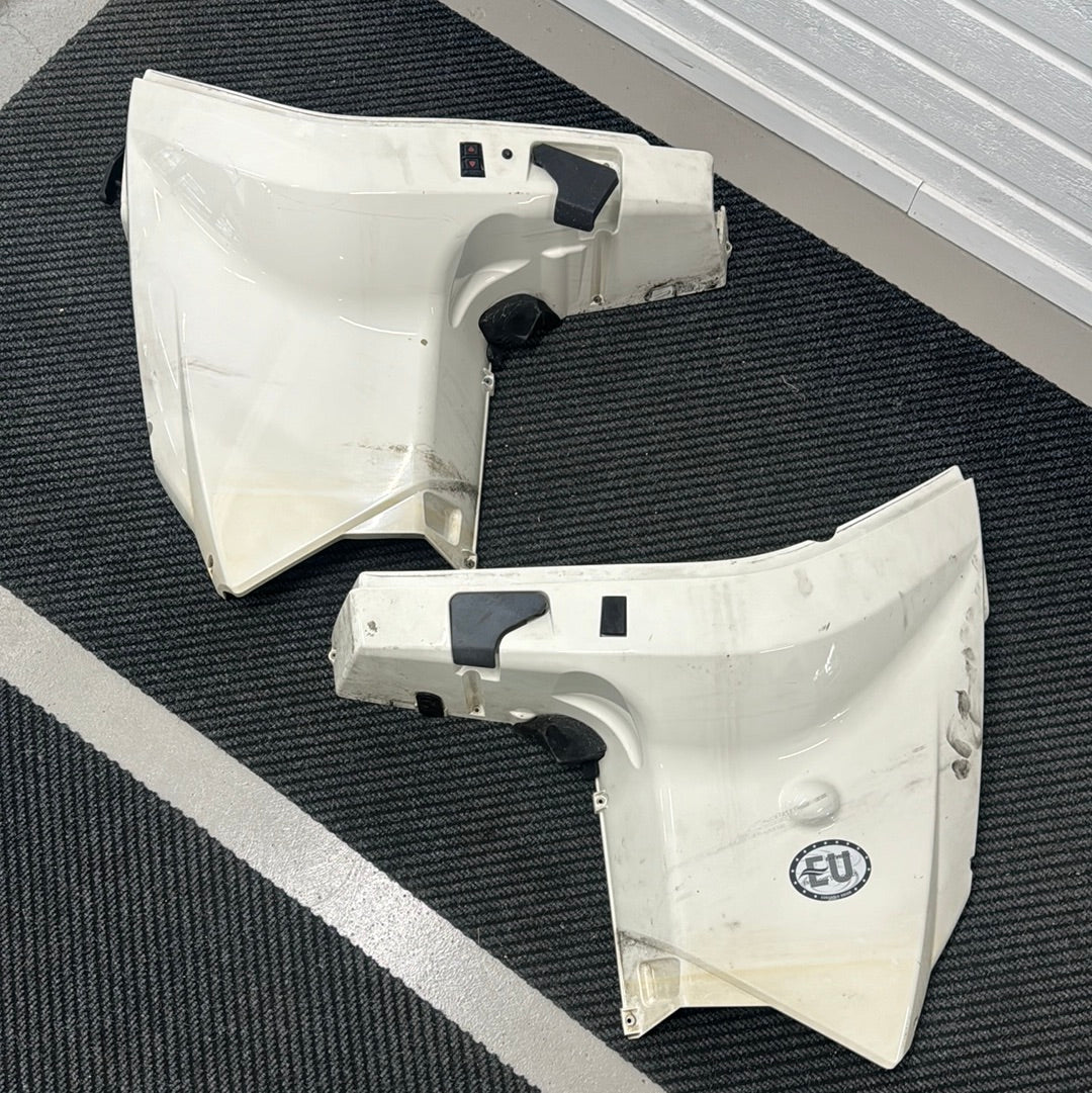 Sidokåpor Evinrude e-tec 150hk par