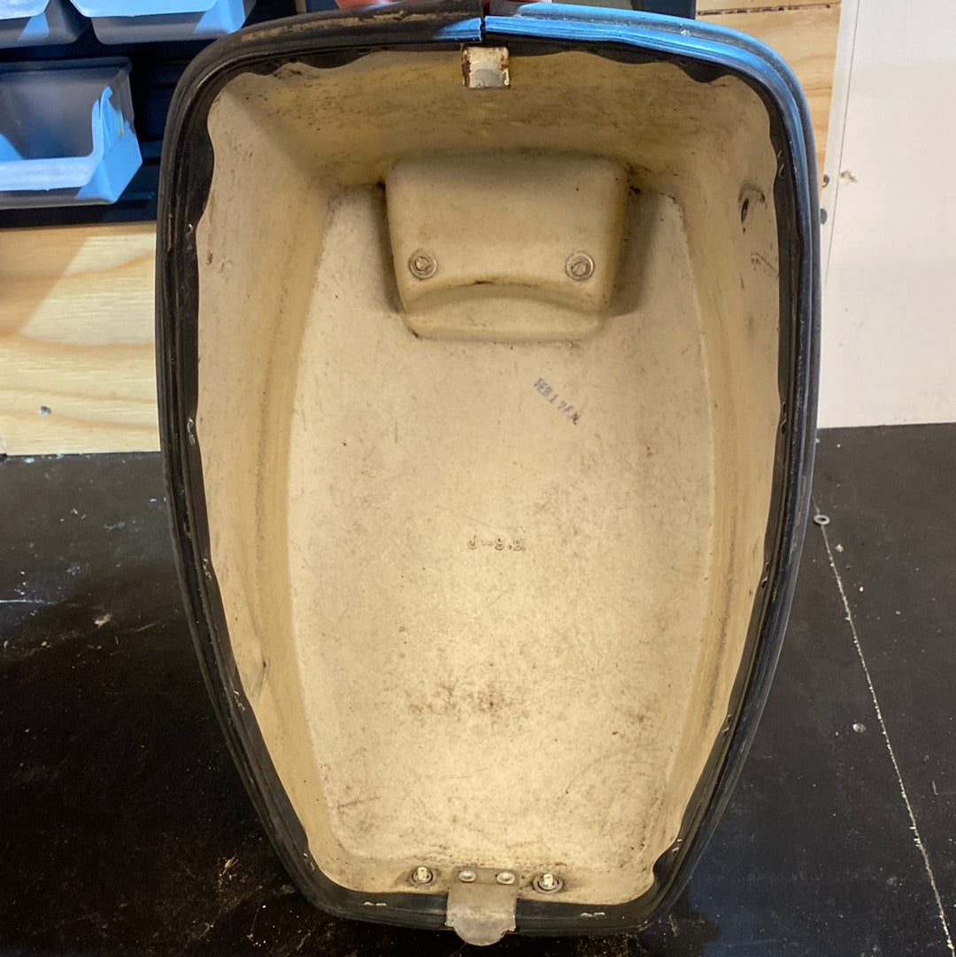 Omc motorkåpa 15hk