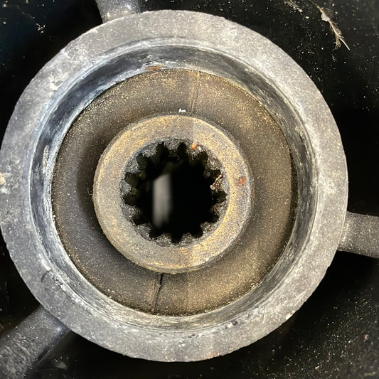 Suzuki propeller 13 1/4 X 17