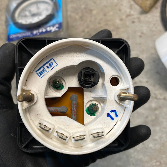 Universal temp/tryckmätare vdo begagnad