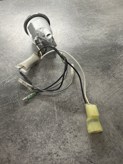 Suzuki tiltmätare vit begagnad