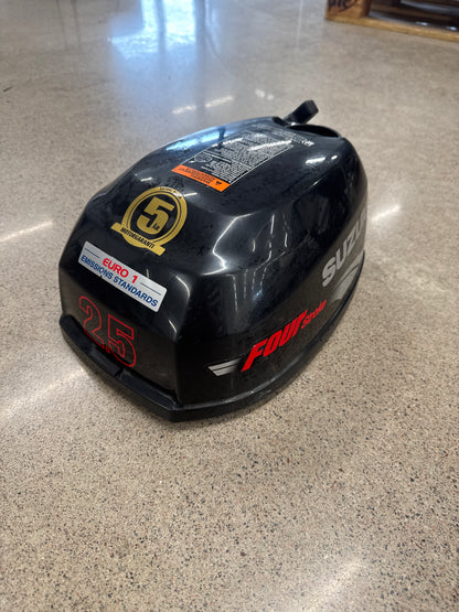 Suzuki motorkåpa 2.5hk med startaparat