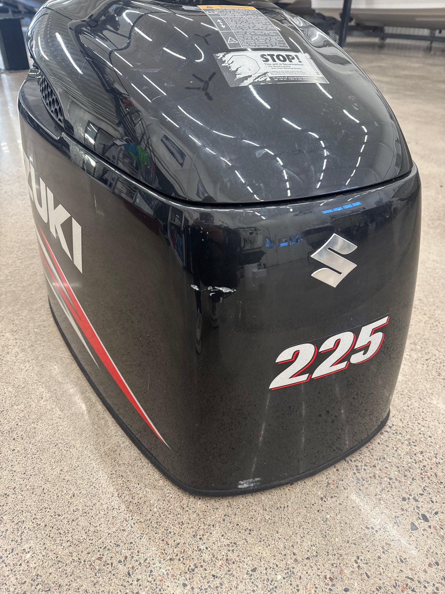 Suzuki motorkåpa 225hk