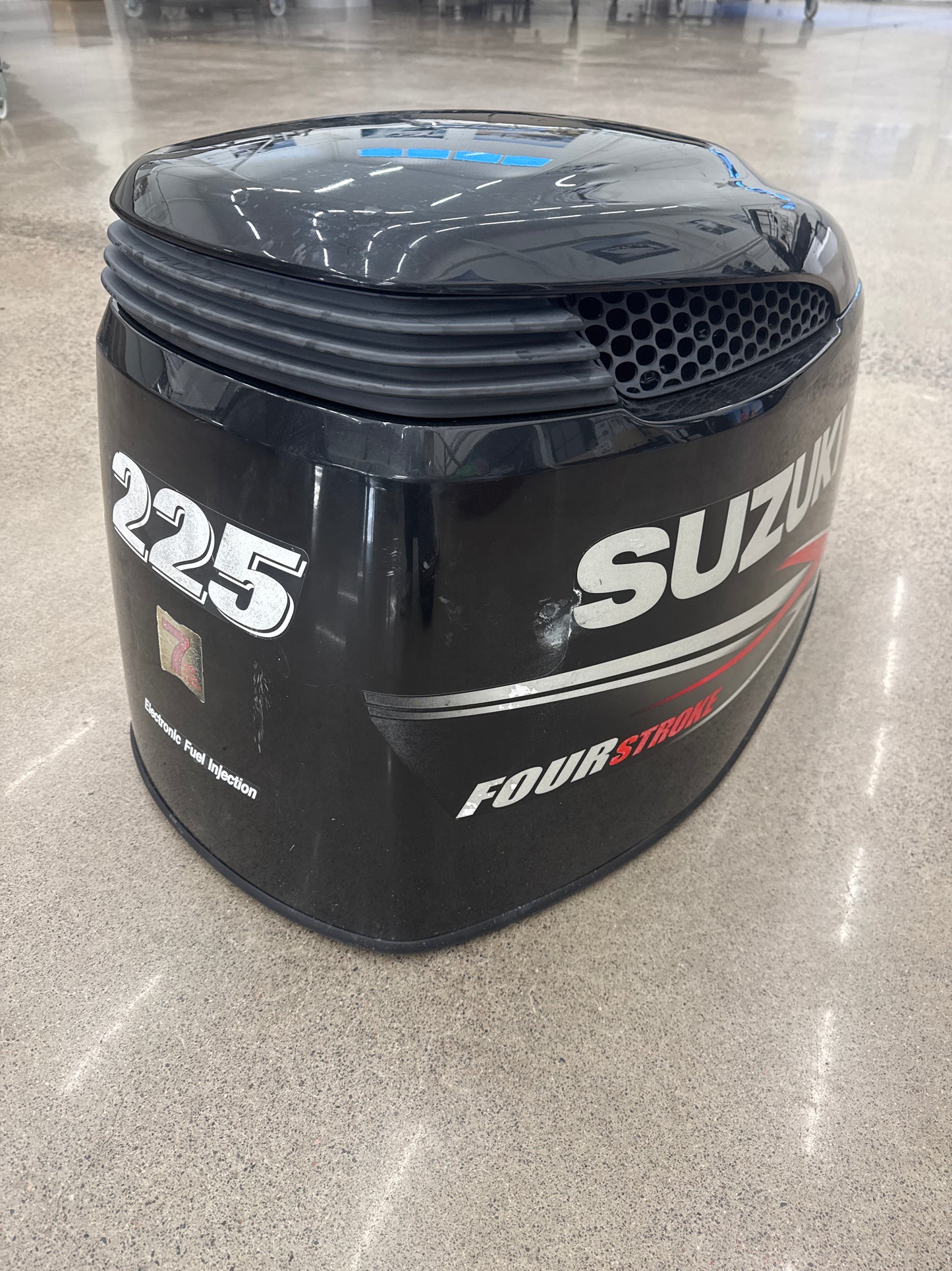 Suzuki motorkåpa 225hk