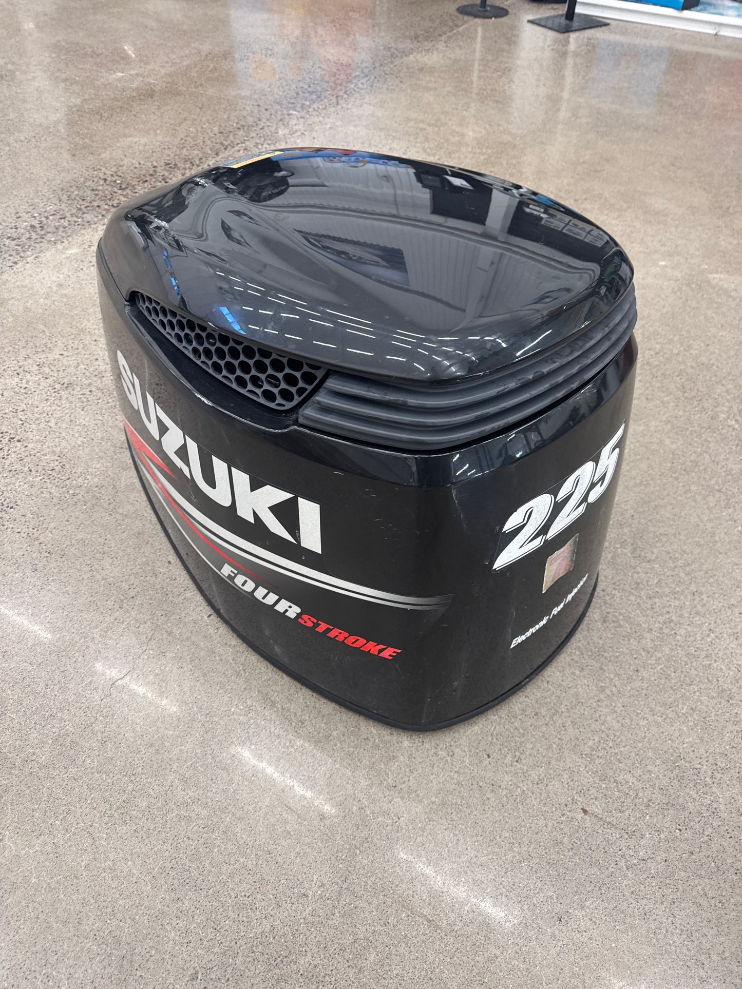 Suzuki motorkåpa 225hk