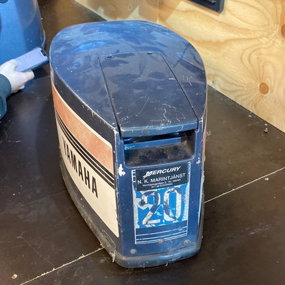 Yamaha motorkåpa 20hk